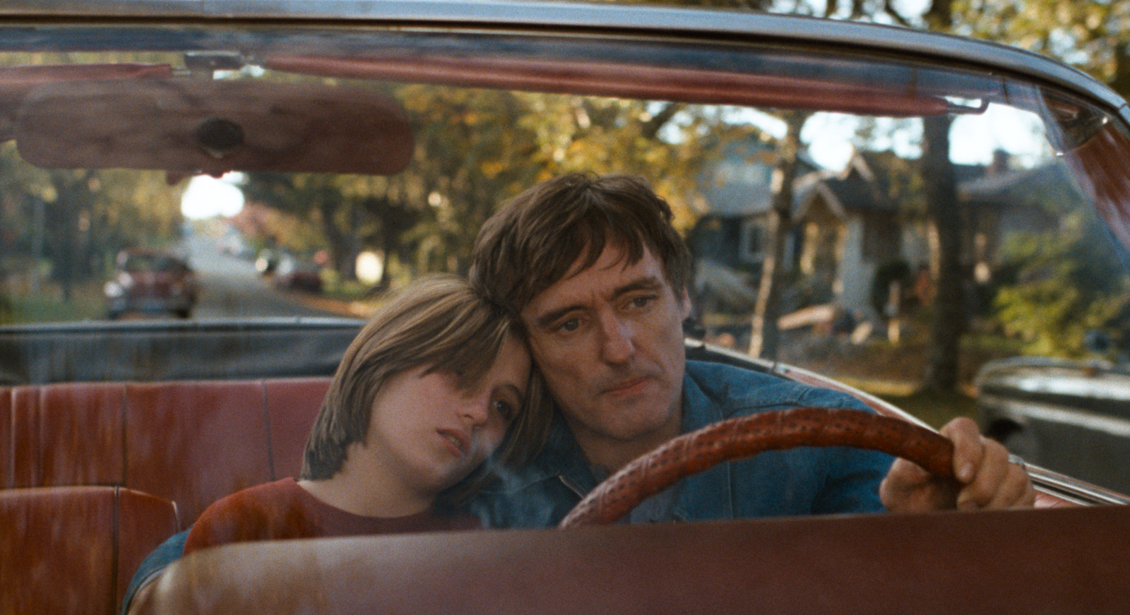 Linda Manz and Dennis Hopper in Out of the Blue